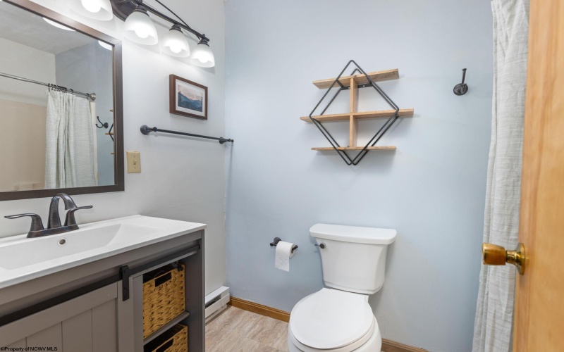 264 Daisy Drive, Terra Alta, West Virginia 26764, 3 Bedrooms Bedrooms, 6 Rooms Rooms,2 BathroomsBathrooms,Single Family Detached,For Sale,Daisy,10163869