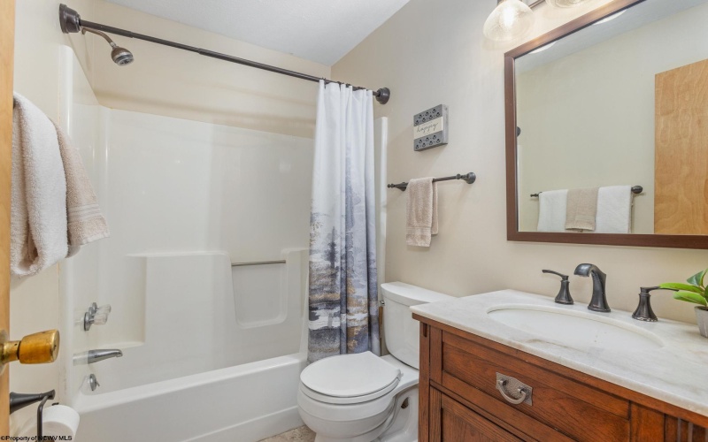 264 Daisy Drive, Terra Alta, West Virginia 26764, 3 Bedrooms Bedrooms, 6 Rooms Rooms,2 BathroomsBathrooms,Single Family Detached,For Sale,Daisy,10163869