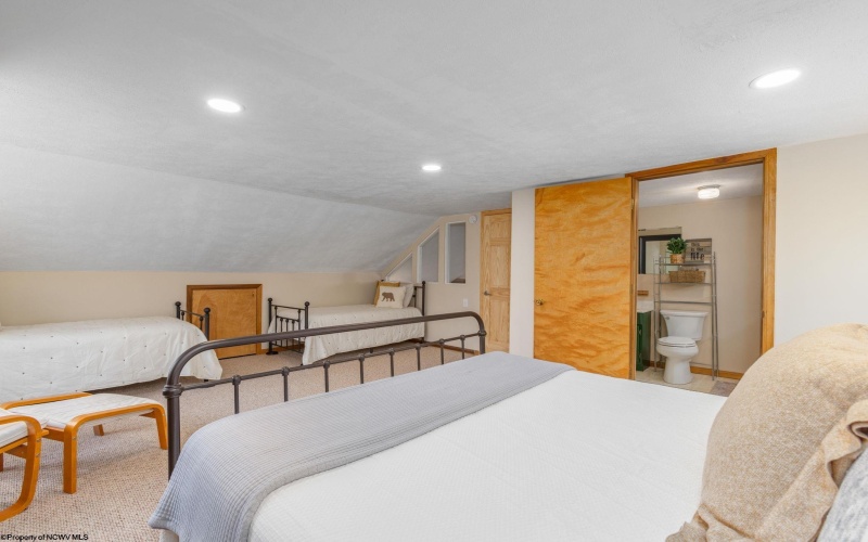 264 Daisy Drive, Terra Alta, West Virginia 26764, 3 Bedrooms Bedrooms, 6 Rooms Rooms,2 BathroomsBathrooms,Single Family Detached,For Sale,Daisy,10163869