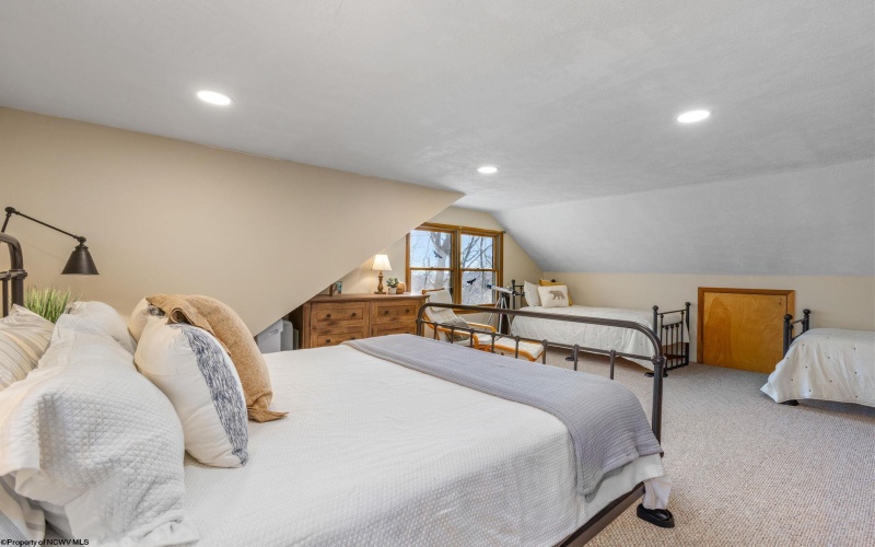 264 Daisy Drive, Terra Alta, West Virginia 26764, 3 Bedrooms Bedrooms, 6 Rooms Rooms,2 BathroomsBathrooms,Single Family Detached,For Sale,Daisy,10163869