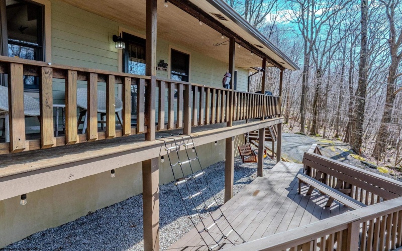 264 Daisy Drive, Terra Alta, West Virginia 26764, 3 Bedrooms Bedrooms, 6 Rooms Rooms,2 BathroomsBathrooms,Single Family Detached,For Sale,Daisy,10163869