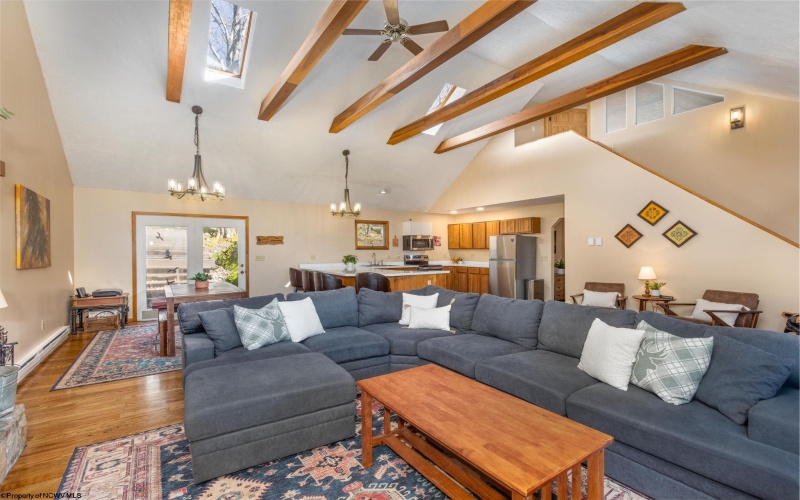 264 Daisy Drive, Terra Alta, West Virginia 26764, 3 Bedrooms Bedrooms, 6 Rooms Rooms,2 BathroomsBathrooms,Single Family Detached,For Sale,Daisy,10163869