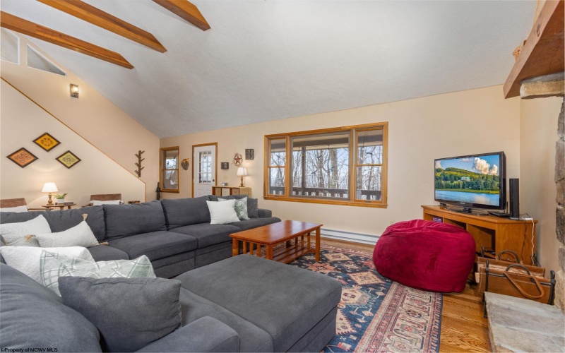 264 Daisy Drive, Terra Alta, West Virginia 26764, 3 Bedrooms Bedrooms, 6 Rooms Rooms,2 BathroomsBathrooms,Single Family Detached,For Sale,Daisy,10163869