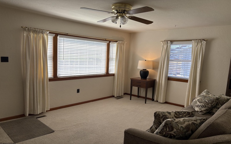 1219 Katherine Street, Fairmont, West Virginia 26554, 2 Bedrooms Bedrooms, 4 Rooms Rooms,1 BathroomBathrooms,Single Family Detached,For Sale,Katherine,10163868