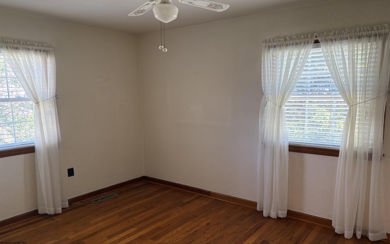 1219 Katherine Street, Fairmont, West Virginia 26554, 2 Bedrooms Bedrooms, 4 Rooms Rooms,1 BathroomBathrooms,Single Family Detached,For Sale,Katherine,10163868