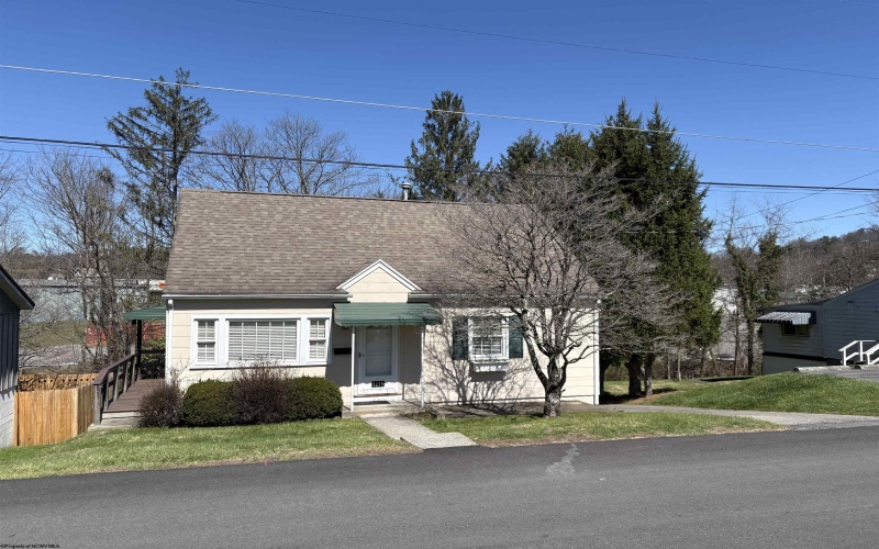 1219 Katherine Street, Fairmont, West Virginia 26554, 2 Bedrooms Bedrooms, 4 Rooms Rooms,1 BathroomBathrooms,Single Family Detached,For Sale,Katherine,10163868