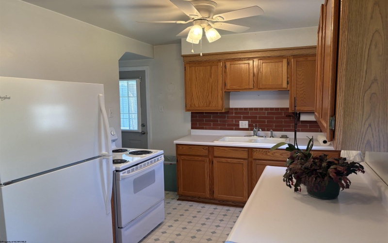 1219 Katherine Street, Fairmont, West Virginia 26554, 2 Bedrooms Bedrooms, 4 Rooms Rooms,1 BathroomBathrooms,Single Family Detached,For Sale,Katherine,10163868