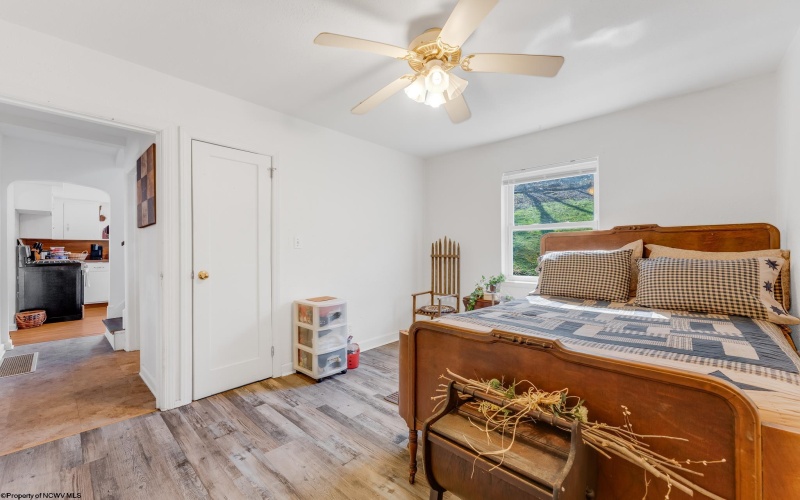 1130 Bell Run Road, Fairmont, West Virginia 26554, 3 Bedrooms Bedrooms, 5 Rooms Rooms,2 BathroomsBathrooms,Single Family Detached,For Sale,Bell Run,10163878