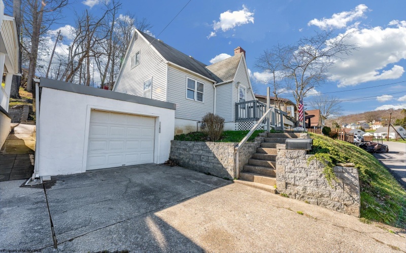 1130 Bell Run Road, Fairmont, West Virginia 26554, 3 Bedrooms Bedrooms, 5 Rooms Rooms,2 BathroomsBathrooms,Single Family Detached,For Sale,Bell Run,10163878