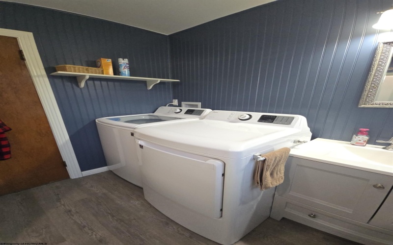 16 Boggess Street, Buckhannon, West Virginia 26201, 3 Bedrooms Bedrooms, 6 Rooms Rooms,1 BathroomBathrooms,Single Family Detached,For Sale,Boggess,10163876 16 Boggess Street, Buckhannon, West Virginia 26201, 3 Bedrooms Bedrooms, 6 Rooms Rooms,1 BathroomBathrooms,Single Family Detached,For Sale,Boggess,10163876