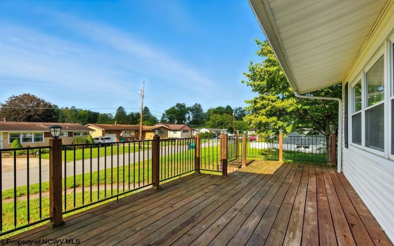 111 Circle Drive, Bridgeport, West Virginia 26330, 3 Bedrooms Bedrooms, 6 Rooms Rooms,2 BathroomsBathrooms,Single Family Detached,For Sale,Circle,10161217