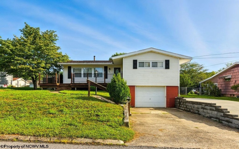 111 Circle Drive, Bridgeport, West Virginia 26330, 3 Bedrooms Bedrooms, 6 Rooms Rooms,2 BathroomsBathrooms,Single Family Detached,For Sale,Circle,10161217