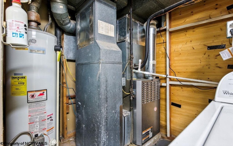 111 Circle Drive, Bridgeport, West Virginia 26330, 3 Bedrooms Bedrooms, 6 Rooms Rooms,2 BathroomsBathrooms,Single Family Detached,For Sale,Circle,10161217