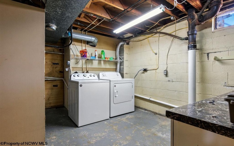 111 Circle Drive, Bridgeport, West Virginia 26330, 3 Bedrooms Bedrooms, 6 Rooms Rooms,2 BathroomsBathrooms,Single Family Detached,For Sale,Circle,10161217