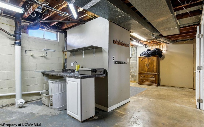 111 Circle Drive, Bridgeport, West Virginia 26330, 3 Bedrooms Bedrooms, 6 Rooms Rooms,2 BathroomsBathrooms,Single Family Detached,For Sale,Circle,10161217