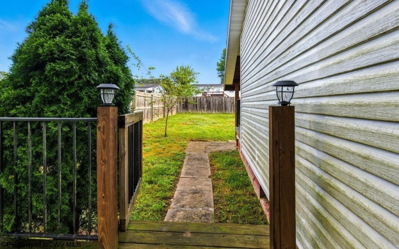 111 Circle Drive, Bridgeport, West Virginia 26330, 3 Bedrooms Bedrooms, 6 Rooms Rooms,2 BathroomsBathrooms,Single Family Detached,For Sale,Circle,10161217