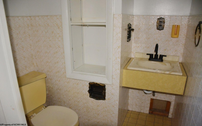 186 Kennedy Street, Elkins, West Virginia 26241, 4 Bedrooms Bedrooms, 9 Rooms Rooms,3 BathroomsBathrooms,Single Family Detached,For Sale,Kennedy,10161312 186 Kennedy Street, Elkins, West Virginia 26241, 4 Bedrooms Bedrooms, 9 Rooms Rooms,3 BathroomsBathrooms,Single Family Detached,For Sale,Kennedy,10161312