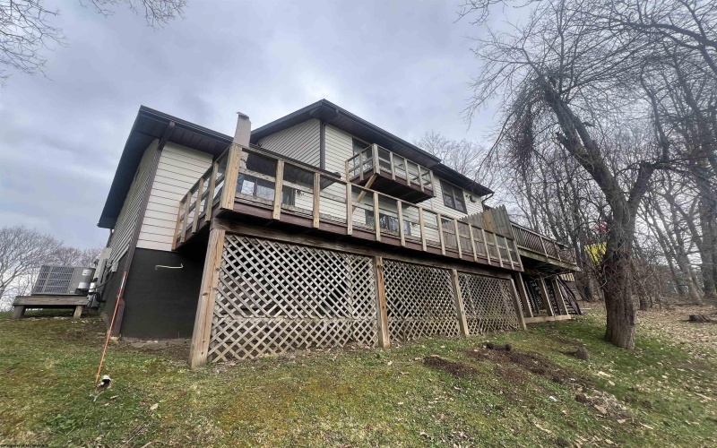 56 Baneberry Lane, Terra Alta, West Virginia 26764-0000, 3 Bedrooms Bedrooms, 7 Rooms Rooms,2 BathroomsBathrooms,Single Family Attached,For Sale,Baneberry,10163897