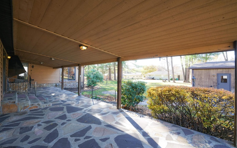 221 Broadway Avenue, Bridgeport, West Virginia 26330-0000, 3 Bedrooms Bedrooms, 7 Rooms Rooms,2 BathroomsBathrooms,Single Family Detached,For Sale,Broadway,10162488