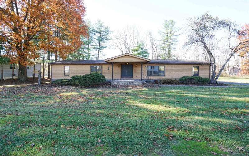 221 Broadway Avenue, Bridgeport, West Virginia 26330-0000, 3 Bedrooms Bedrooms, 7 Rooms Rooms,2 BathroomsBathrooms,Single Family Detached,For Sale,Broadway,10162488