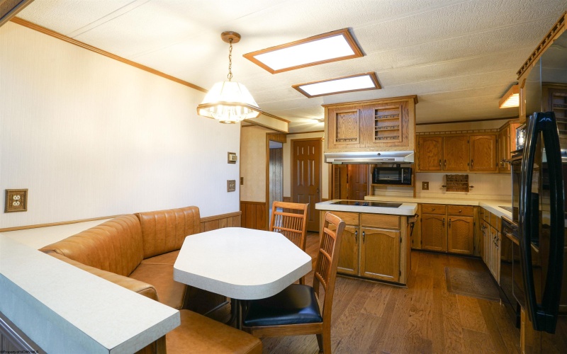 221 Broadway Avenue, Bridgeport, West Virginia 26330-0000, 3 Bedrooms Bedrooms, 7 Rooms Rooms,2 BathroomsBathrooms,Single Family Detached,For Sale,Broadway,10162488