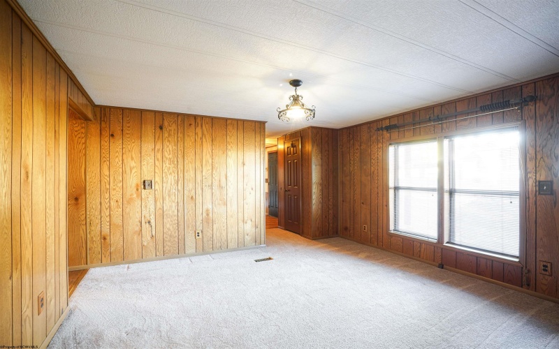 221 Broadway Avenue, Bridgeport, West Virginia 26330-0000, 3 Bedrooms Bedrooms, 7 Rooms Rooms,2 BathroomsBathrooms,Single Family Detached,For Sale,Broadway,10162488