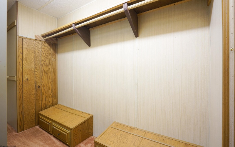 221 Broadway Avenue, Bridgeport, West Virginia 26330-0000, 3 Bedrooms Bedrooms, 7 Rooms Rooms,2 BathroomsBathrooms,Single Family Detached,For Sale,Broadway,10162488