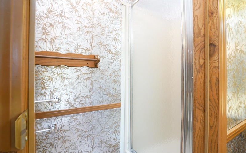 221 Broadway Avenue, Bridgeport, West Virginia 26330-0000, 3 Bedrooms Bedrooms, 7 Rooms Rooms,2 BathroomsBathrooms,Single Family Detached,For Sale,Broadway,10162488