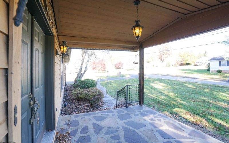 221 Broadway Avenue, Bridgeport, West Virginia 26330-0000, 3 Bedrooms Bedrooms, 7 Rooms Rooms,2 BathroomsBathrooms,Single Family Detached,For Sale,Broadway,10162488