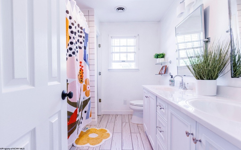 318 Fairlawn Drive, Buckhannon, West Virginia 26201, 4 Bedrooms Bedrooms, 11 Rooms Rooms,2 BathroomsBathrooms,Single Family Detached,For Sale,Fairlawn,10162089