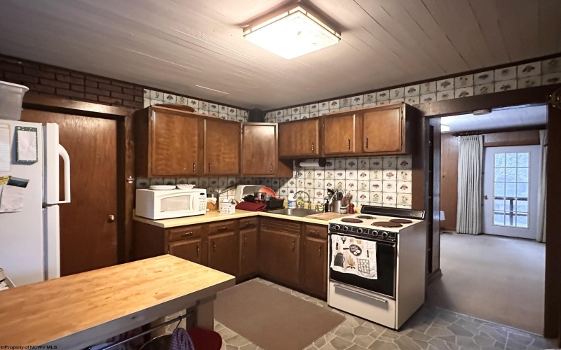 1157 Lakeford Road, Terra Alta, West Virginia 26764, 3 Bedrooms Bedrooms, 7 Rooms Rooms,2 BathroomsBathrooms,Single Family Detached,For Sale,Lakeford,10163892