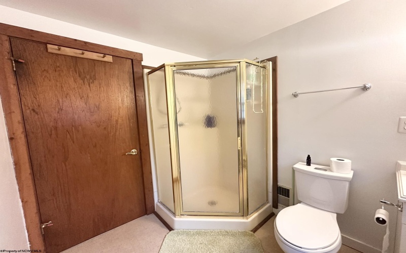 1157 Lakeford Road, Terra Alta, West Virginia 26764, 3 Bedrooms Bedrooms, 7 Rooms Rooms,2 BathroomsBathrooms,Single Family Detached,For Sale,Lakeford,10163892