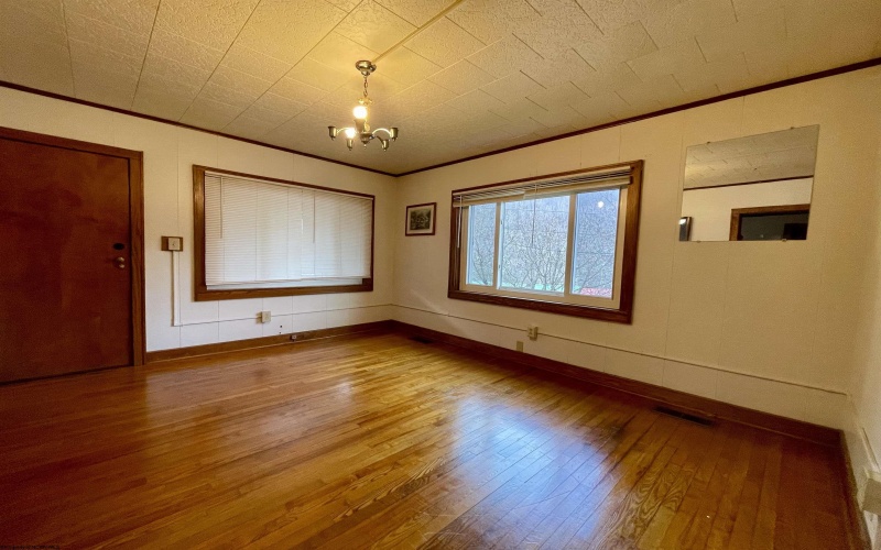 30 Camden Avenue, Gassaway, West Virginia 26601, 3 Bedrooms Bedrooms, 6 Rooms Rooms,1 BathroomBathrooms,Single Family Detached,For Sale,Camden,10163893