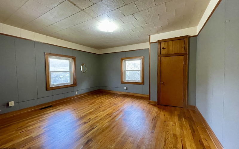 30 Camden Avenue, Gassaway, West Virginia 26601, 3 Bedrooms Bedrooms, 6 Rooms Rooms,1 BathroomBathrooms,Single Family Detached,For Sale,Camden,10163893