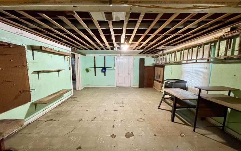 30 Camden Avenue, Gassaway, West Virginia 26601, 3 Bedrooms Bedrooms, 6 Rooms Rooms,1 BathroomBathrooms,Single Family Detached,For Sale,Camden,10163893