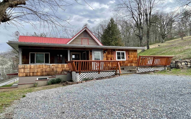 30 Camden Avenue, Gassaway, West Virginia 26601, 3 Bedrooms Bedrooms, 6 Rooms Rooms,1 BathroomBathrooms,Single Family Detached,For Sale,Camden,10163893