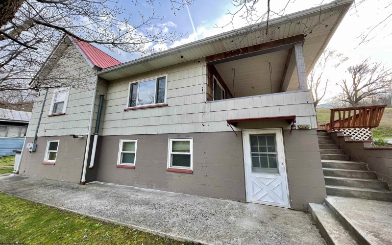 30 Camden Avenue, Gassaway, West Virginia 26601, 3 Bedrooms Bedrooms, 6 Rooms Rooms,1 BathroomBathrooms,Single Family Detached,For Sale,Camden,10163893