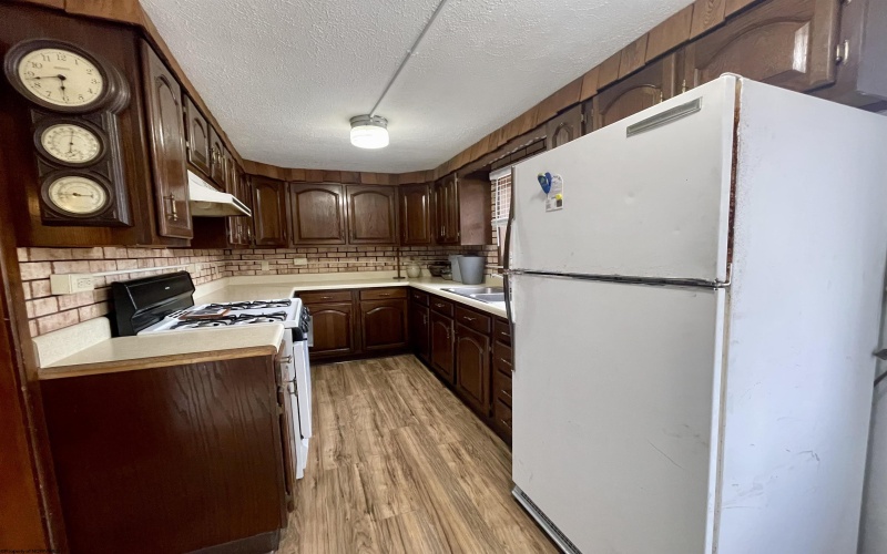 30 Camden Avenue, Gassaway, West Virginia 26601, 3 Bedrooms Bedrooms, 6 Rooms Rooms,1 BathroomBathrooms,Single Family Detached,For Sale,Camden,10163893