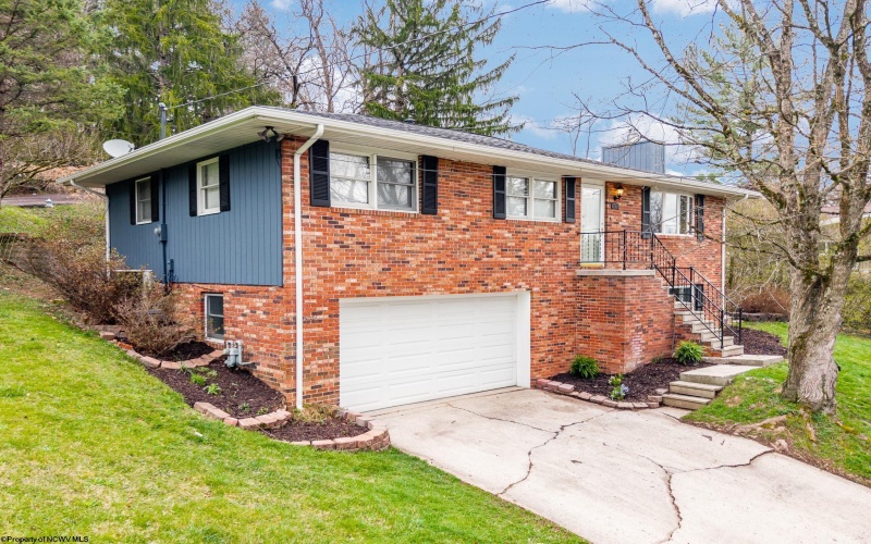 769 Augusta Avenue, Morgantown, West Virginia 26501, 3 Bedrooms Bedrooms, 7 Rooms Rooms,2 BathroomsBathrooms,Single Family Detached,For Sale,Augusta,10163900