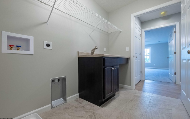 14 Hawk Station Drive, Fairmont, West Virginia 26554, 3 Bedrooms Bedrooms, 6 Rooms Rooms,2 BathroomsBathrooms,Single Family Detached,For Sale,Hawk Station,10163902