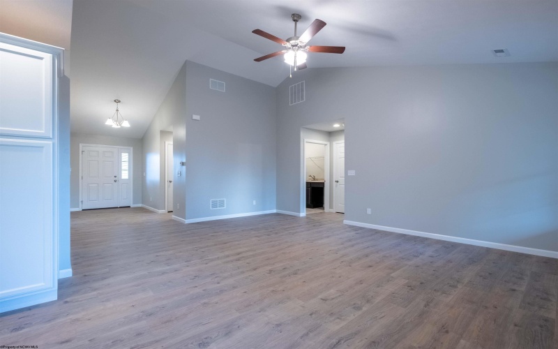 14 Hawk Station Drive, Fairmont, West Virginia 26554, 3 Bedrooms Bedrooms, 6 Rooms Rooms,2 BathroomsBathrooms,Single Family Detached,For Sale,Hawk Station,10163902