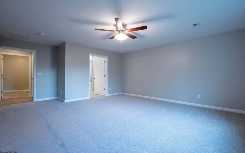 14 Hawk Station Drive, Fairmont, West Virginia 26554, 3 Bedrooms Bedrooms, 6 Rooms Rooms,2 BathroomsBathrooms,Single Family Detached,For Sale,Hawk Station,10163902