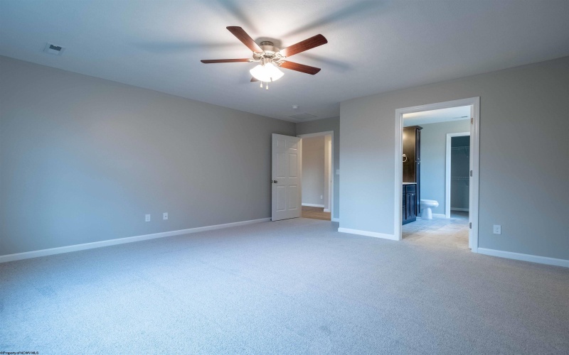 14 Hawk Station Drive, Fairmont, West Virginia 26554, 3 Bedrooms Bedrooms, 6 Rooms Rooms,2 BathroomsBathrooms,Single Family Detached,For Sale,Hawk Station,10163902