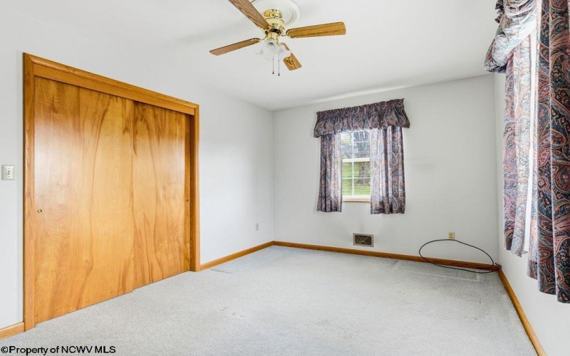 27 Millbrook Road, Bridgeport, West Virginia 26330, 3 Bedrooms Bedrooms, 6 Rooms Rooms,2 BathroomsBathrooms,Single Family Detached,For Sale,Millbrook,10163905