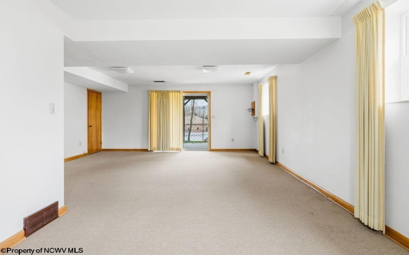 27 Millbrook Road, Bridgeport, West Virginia 26330, 3 Bedrooms Bedrooms, 6 Rooms Rooms,2 BathroomsBathrooms,Single Family Detached,For Sale,Millbrook,10163905