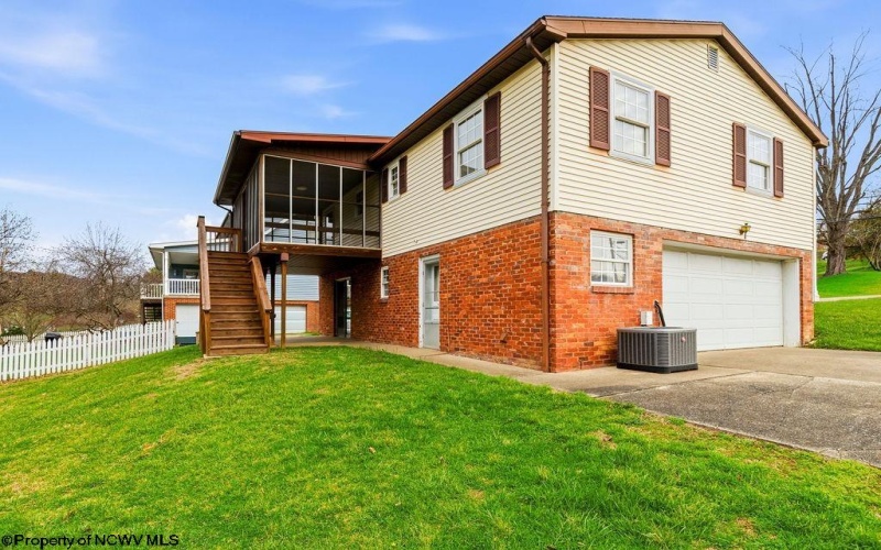 27 Millbrook Road, Bridgeport, West Virginia 26330, 3 Bedrooms Bedrooms, 6 Rooms Rooms,2 BathroomsBathrooms,Single Family Detached,For Sale,Millbrook,10163905