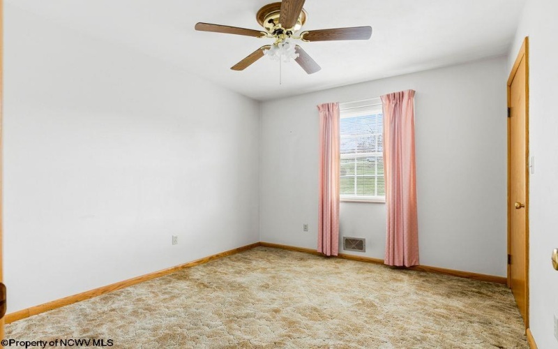 27 Millbrook Road, Bridgeport, West Virginia 26330, 3 Bedrooms Bedrooms, 6 Rooms Rooms,2 BathroomsBathrooms,Single Family Detached,For Sale,Millbrook,10163905