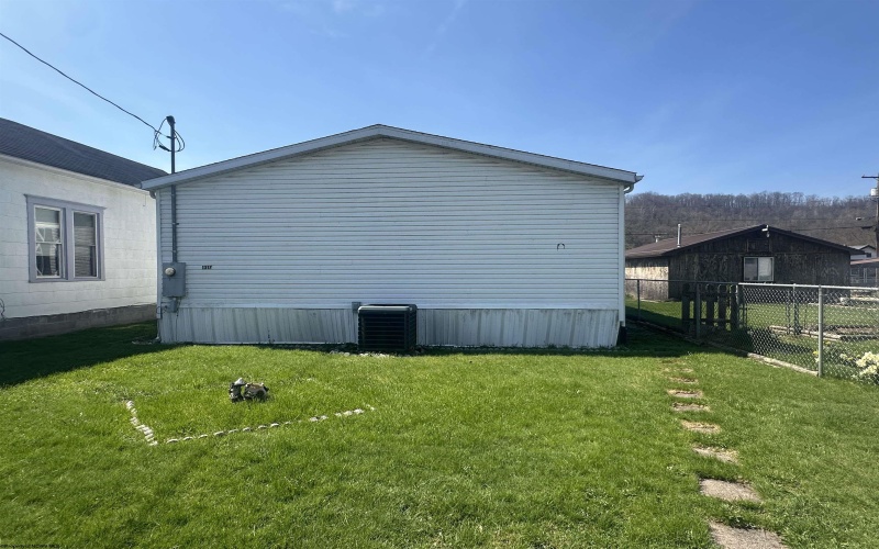 1317 River Avenue, Weston, West Virginia 26452, 3 Bedrooms Bedrooms, 6 Rooms Rooms,2 BathroomsBathrooms,Single Family Detached,For Sale,River,10163904