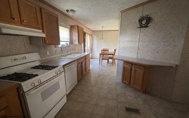 1317 River Avenue, Weston, West Virginia 26452, 3 Bedrooms Bedrooms, 6 Rooms Rooms,2 BathroomsBathrooms,Single Family Detached,For Sale,River,10163904