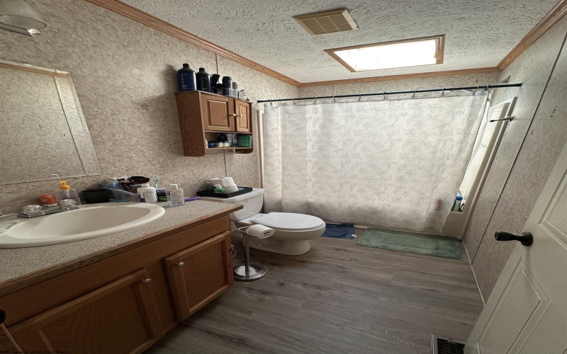 1317 River Avenue, Weston, West Virginia 26452, 3 Bedrooms Bedrooms, 6 Rooms Rooms,2 BathroomsBathrooms,Single Family Detached,For Sale,River,10163904